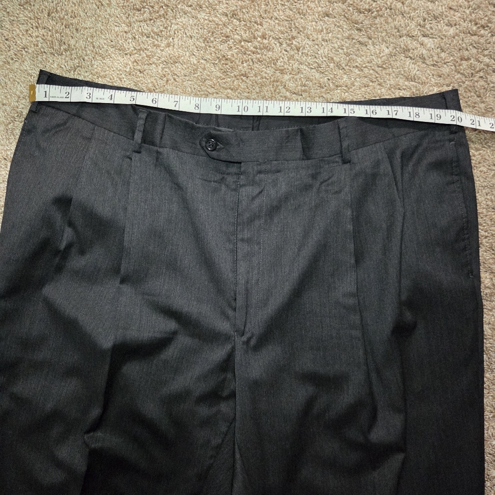 Jos A Banks Mens Seperates Suit Pants. Pleated Front, Straight Leg, Cuffed Hem.